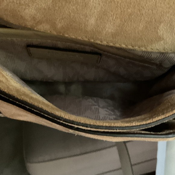 Michael Kors Crossbody Dunn Suede Saddle bag - Picture 7 of 13